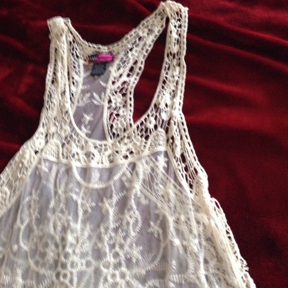 Shirt - Picture 3 of 4