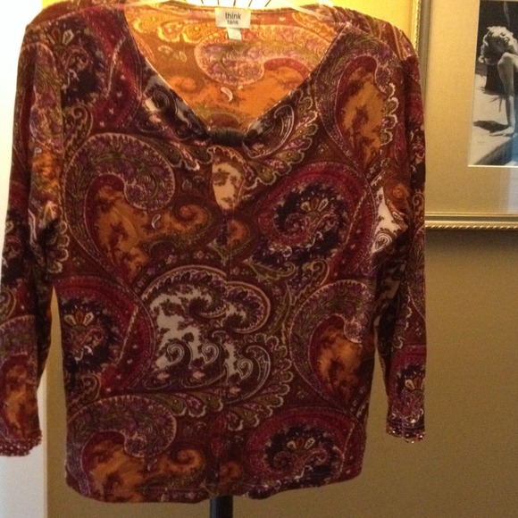 Persian paisley top with key hole cutout