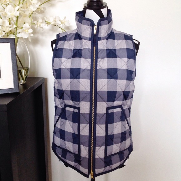 SOLD locally HOST PICK x 2! J Crew puffer vest - Picture 2 of 4