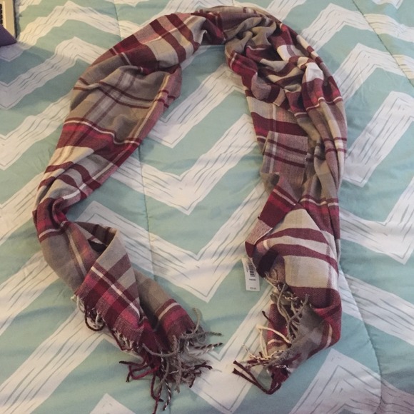 Gap Scarf