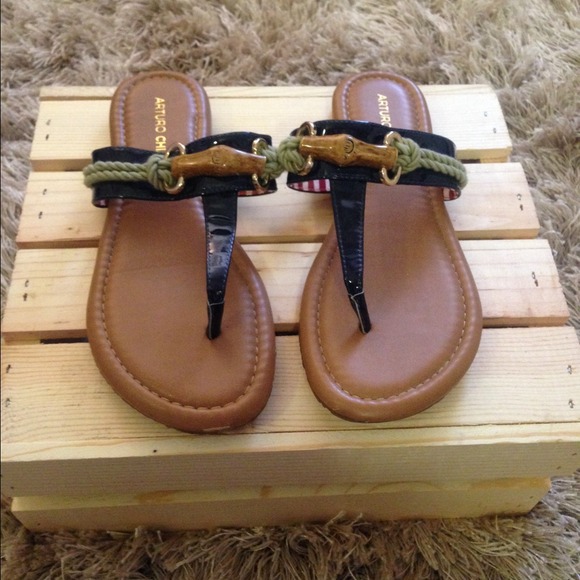 Arturo Chiang sandals