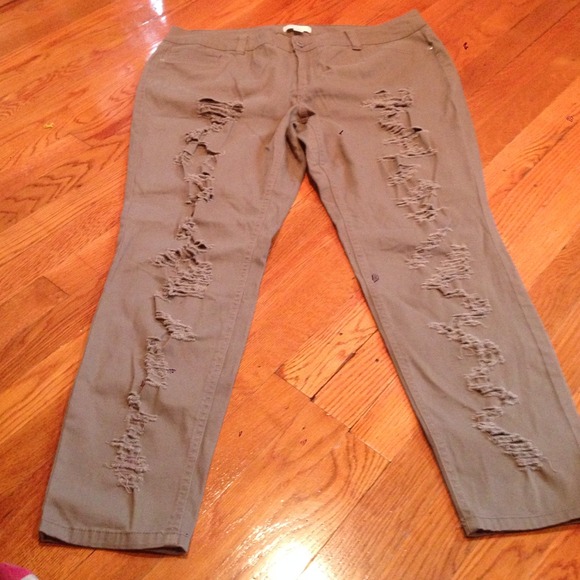 Forever 21 Plus torn and tattered skinny jeans