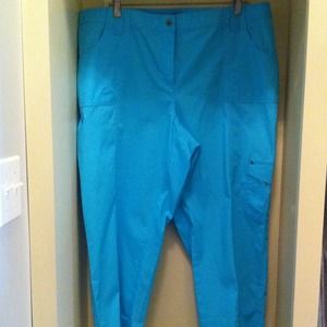 Turquoise capris