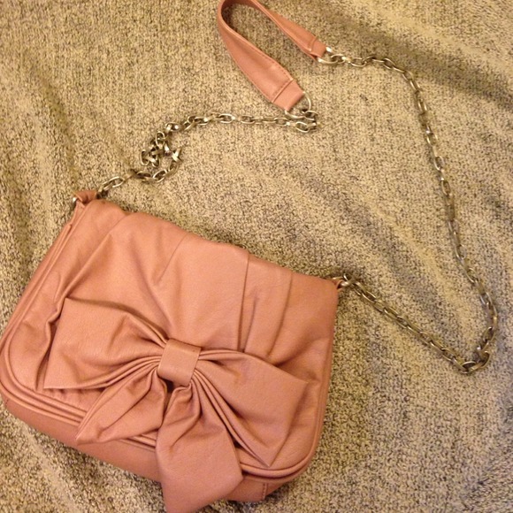 Steve Madden Clutches & Wallets - Pink bow Steve Madden purse 💕🎀❤️