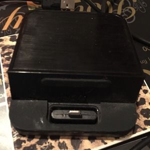 iPhone 5/5s/5c/6 charger port