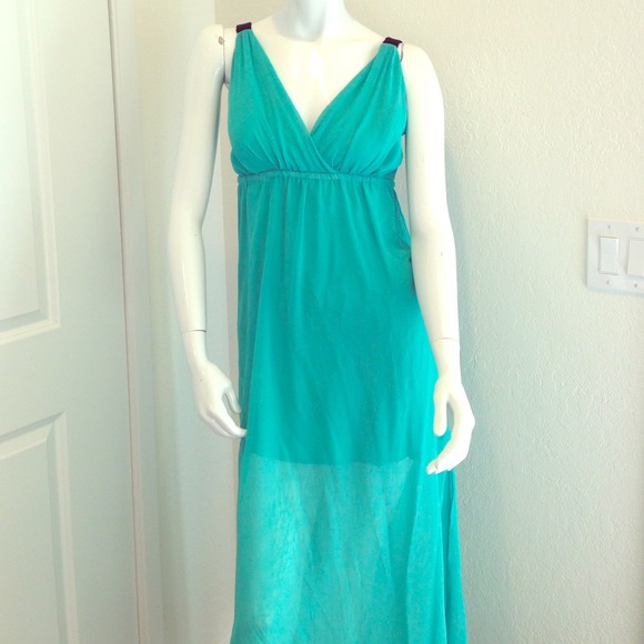 Bebe maxi dress