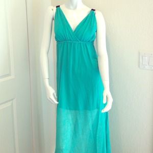 Bebe maxi dress