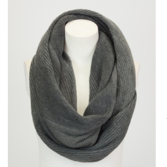 NIP Gray Diagonal Stripe Knit Infinity Scarf - Picture 2 of 2