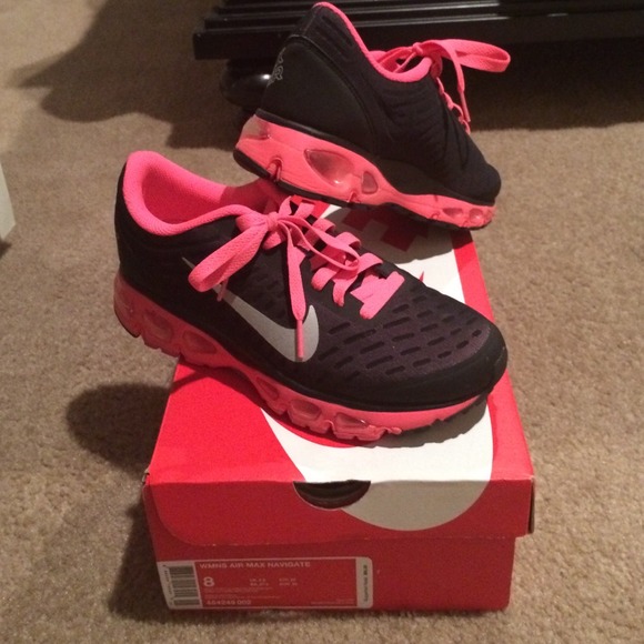 Nike Shoes - Nike Air Max