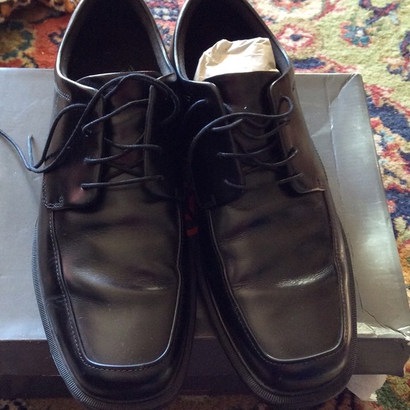 MENS WORN ONCE BRAND NEW ROCKPORT  SIZE 10 1/2 M