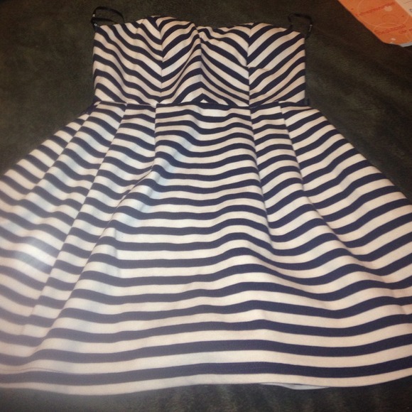 Navy blue and white strapless halter