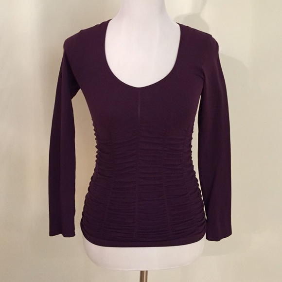 Plum S/M ruched shirt