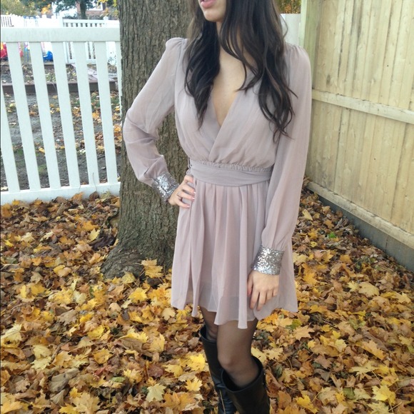 Beautiful dress for New Years Eve! - Picture 4 of 4