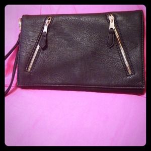 Forever 21 black clutch