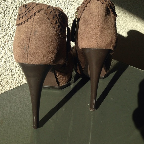 Brown booties 🍂 - Picture 3 of 4