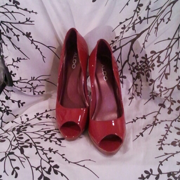 ALDO Red Patent Leather Shoe - Picture 3 of 4