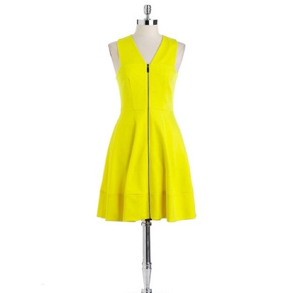 🚫SOLD🚫 Structured bright yellow dress