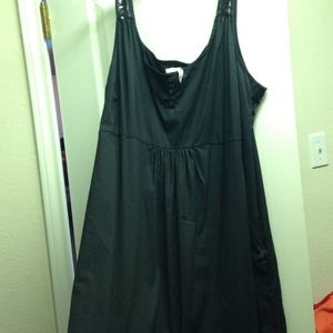 Short black plus size maternity dress.