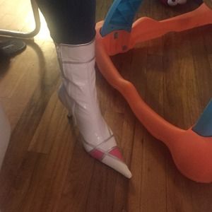 Pointy boots