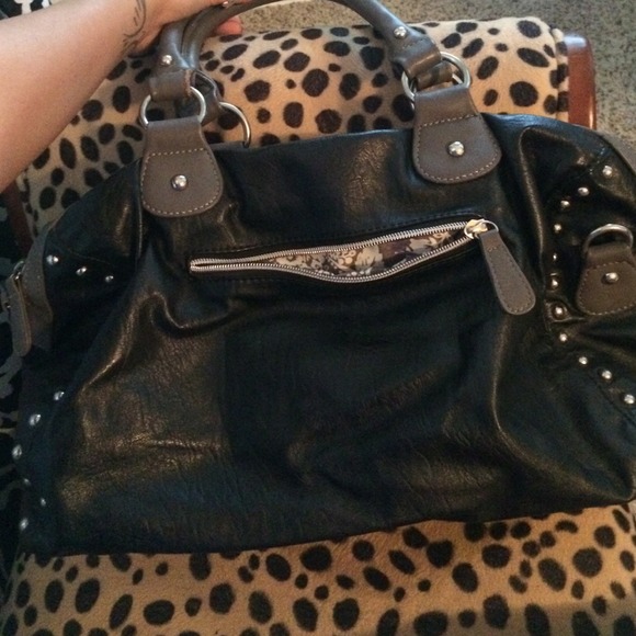 Beautiful Handbag - Picture 2 of 3