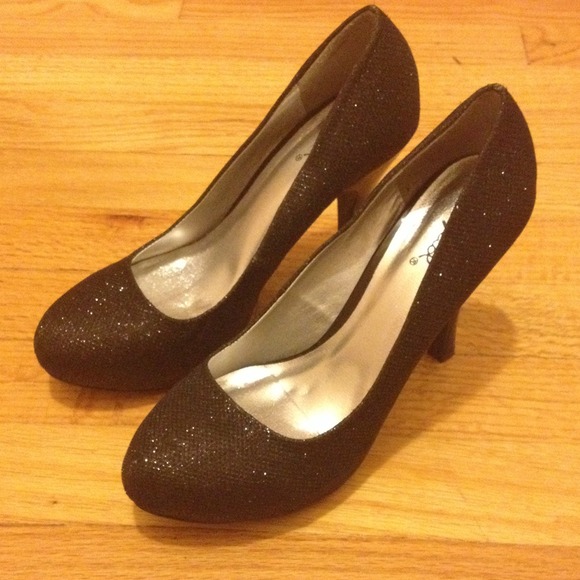 Qupid Black Glitter Heels