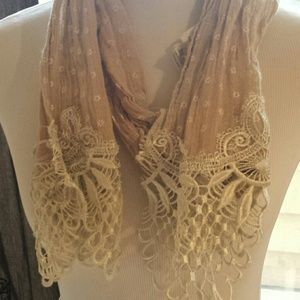 Taupe scarf with beautiful details