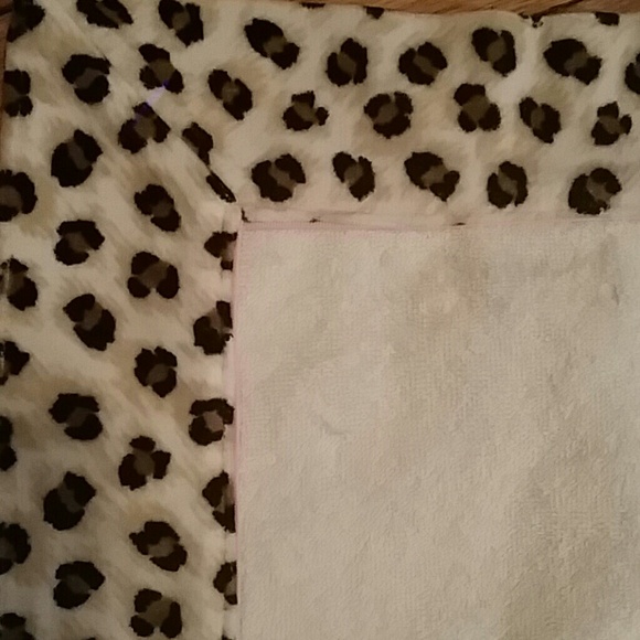 *SOLD* Juicy couture baby leopard plush towel - Picture 4 of 4