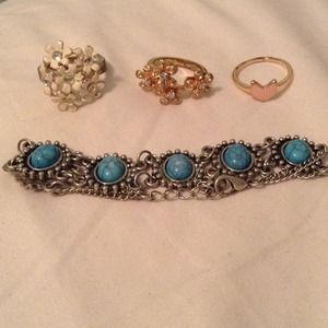 3 RINGS AND BRACELET COMBO