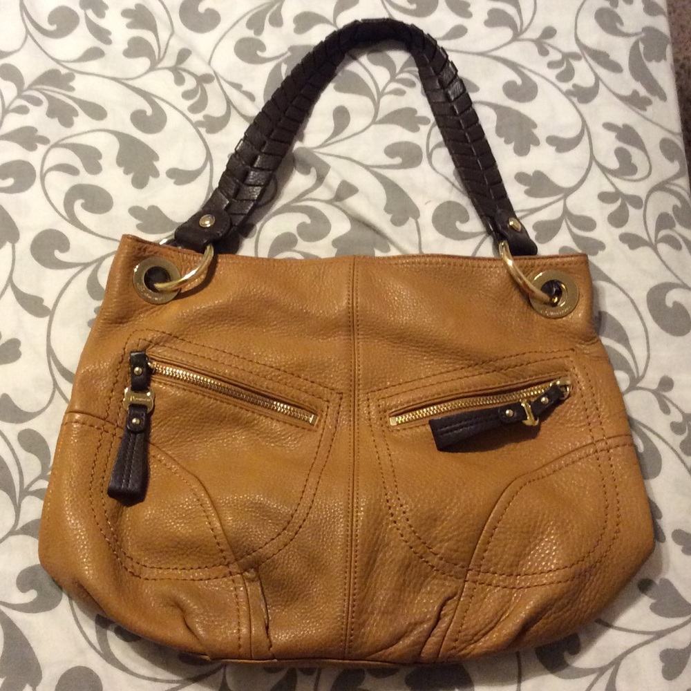 B. Makowsky handbag 👜🙎