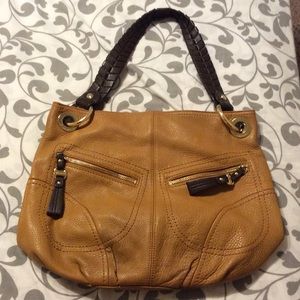 B. Makowsky handbag 👜🙎