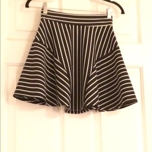 Black and White Striped Skirt - Picture 1 of 2