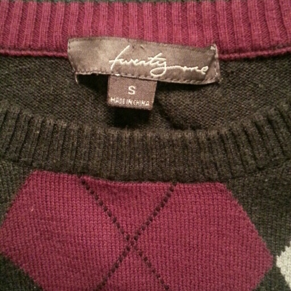 Forever 21 Argyle sweater - Picture 2 of 2