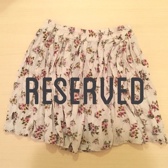 Brandy Melville Floral Skirt
