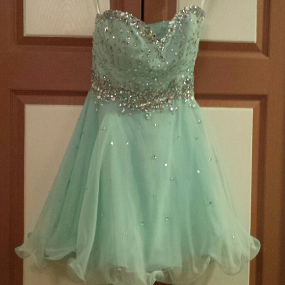 Mori Lee mint green cocktail dress - Picture 2 of 2