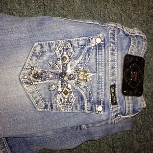 Size 27 miss me jeans.