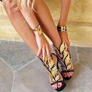 Winged  Heels