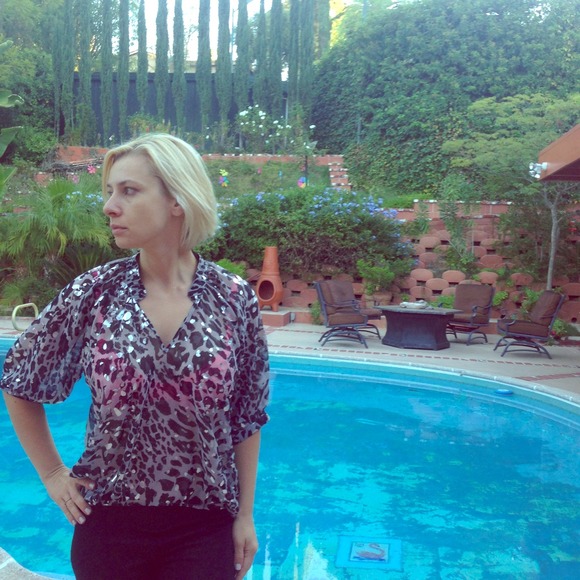 - BRAND NEW Charlotte Russe , Code Sum Belle Top