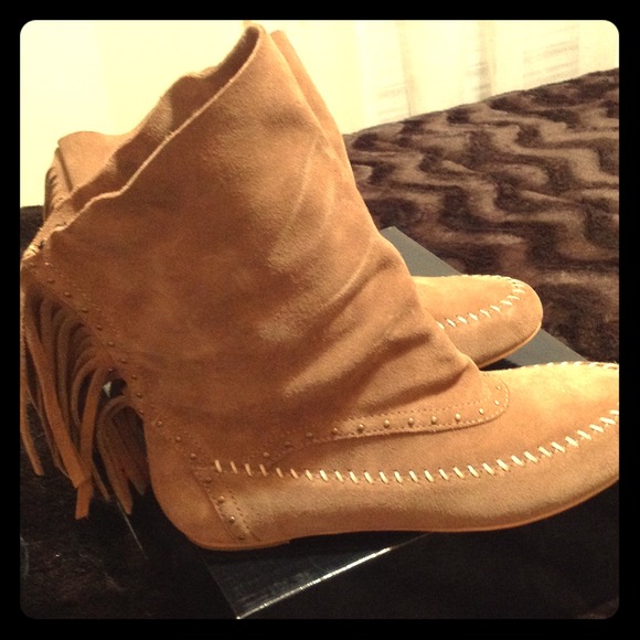 Koolaburra Women's Becca Fringe Slouch Boot