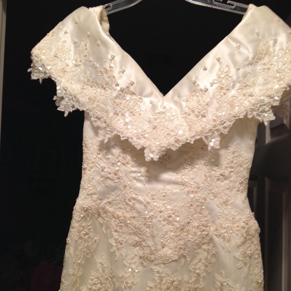 Vintage Beaded wedding dress - Picture 2 of 4