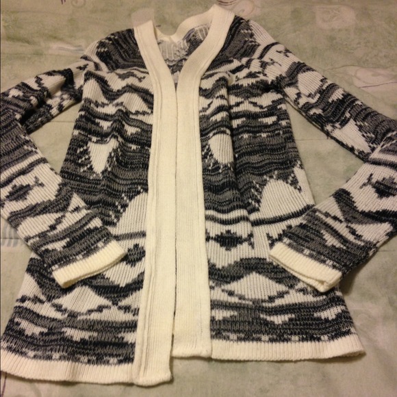 ❄️Charlotte Russe Winter Cardi ❄️