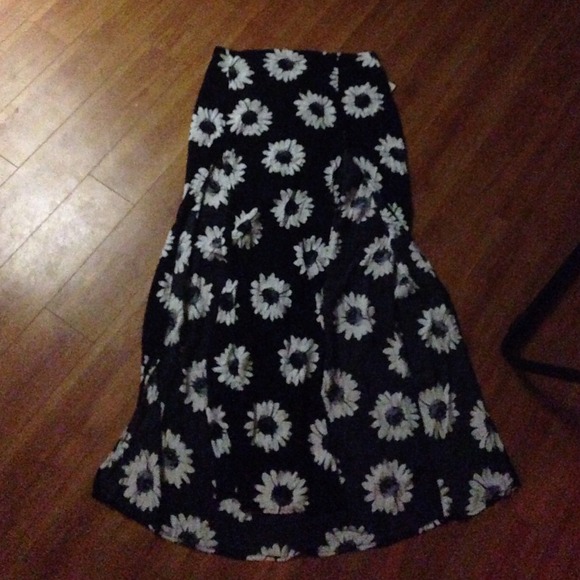 Sunflower cut maxi dress