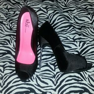 Shi high heels
