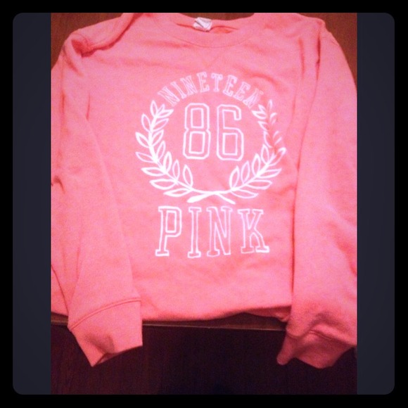 🎀🎀Victoria's Secret sweatshirt😘