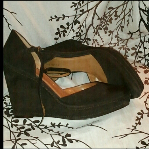 NINE WEST Brown Suede Mary Jane Wedges - Picture 4 of 4