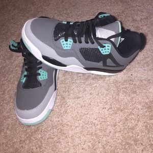 air Jordan green glow 4s. sz 8.5 men's