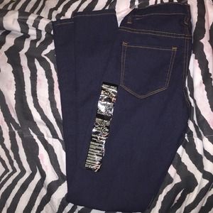 forever 21 dark wash skinny jeans. sz 25