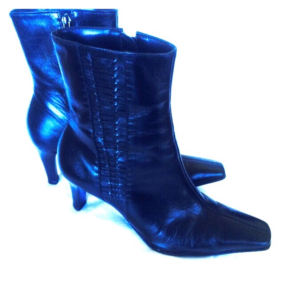 Michele D boots  SOLD🎉🎉🎈🎈