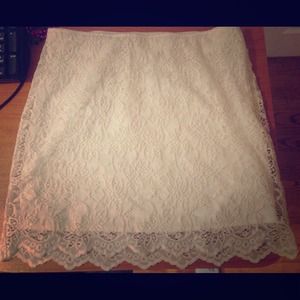 Adorable Zara cream lace mini skirt, like new!