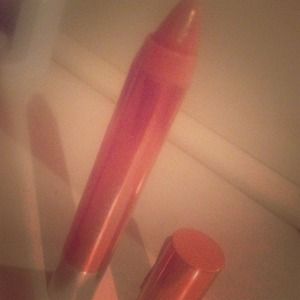 Revlon color burst lacquer balm, demure 105.