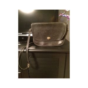 Coach leather cross body- black